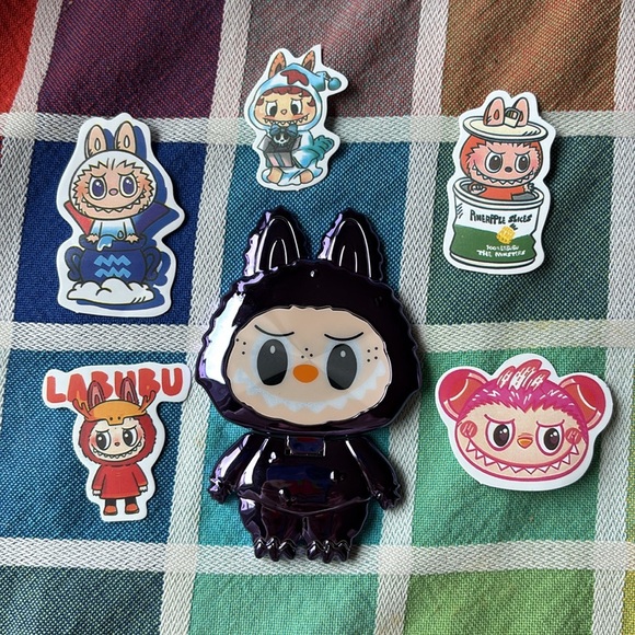 💜LABUBU PHONE STAND BUNDLE 💜 - Picture 11 of 16